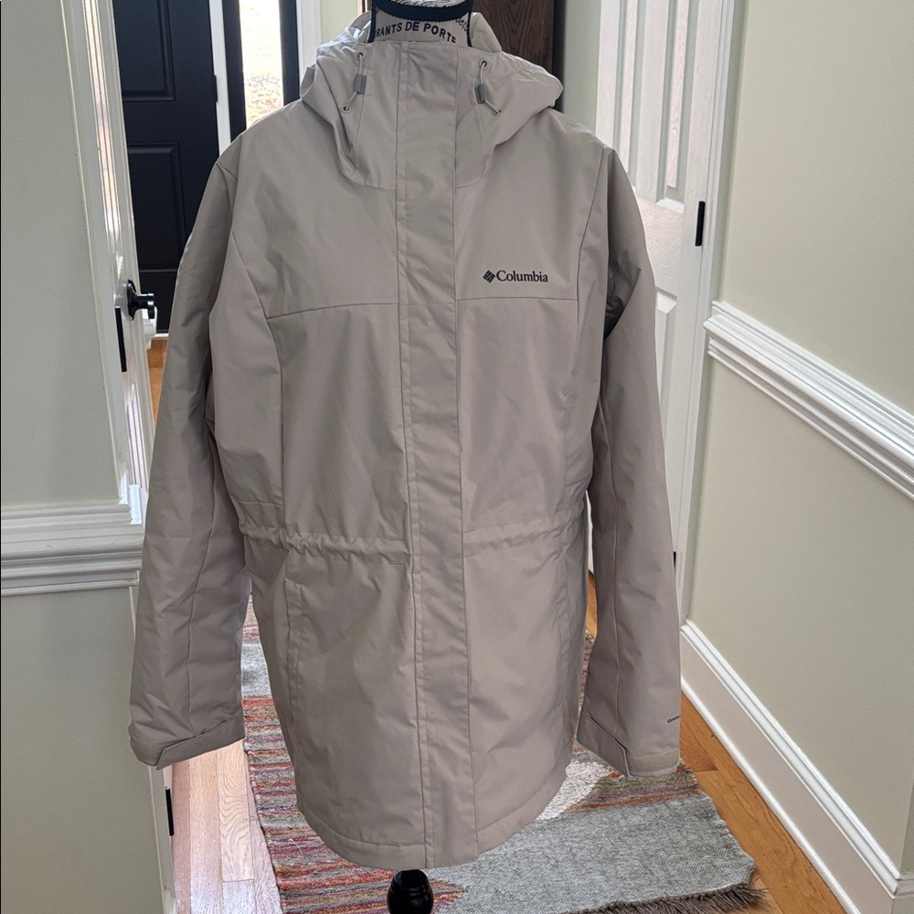 Columbia womens Light beige coat XL